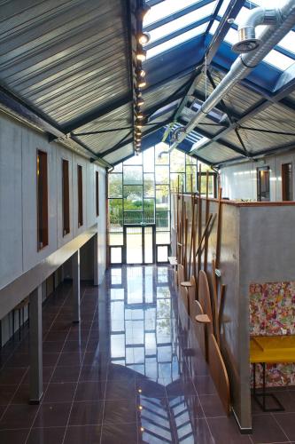 Ruang duduk di Hôtel Les Herbes Folles