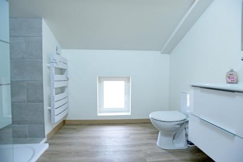 Ein Badezimmer in der Unterkunft Le Mas Soli - Gîtes et Réception