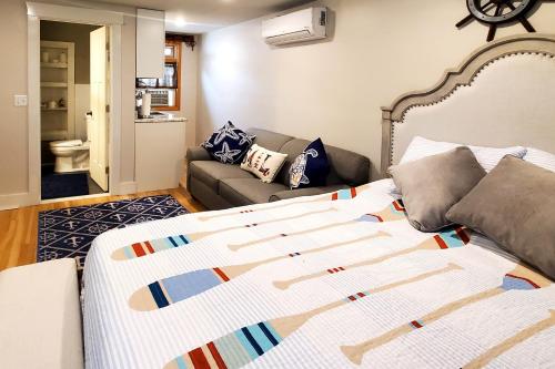 En eller flere senger på et rom på Nautical Daze- Studio