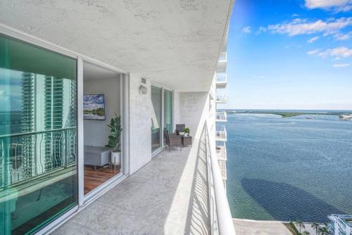Uma varanda ou terraço em 40th floor Ocean View - Best Location