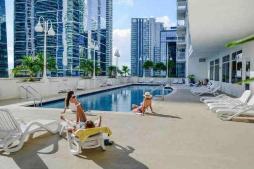 A piscina em ou perto de 40th floor Ocean View - Best Location