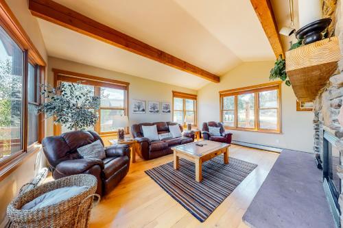 Honeysuckle Hideaway – Photos 3
