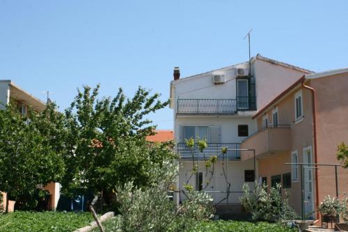 Fotografie z fotogalerie ubytování Apartments with a parking space Vodice - 6238 v destinaci Vodice