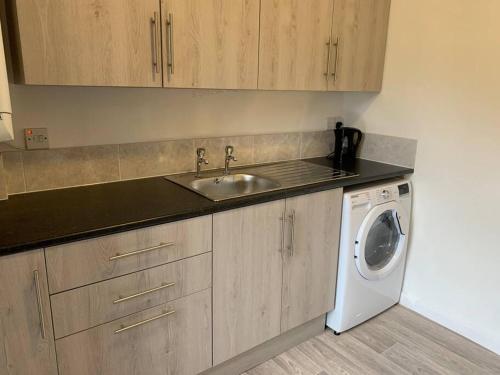 Gallery image of Comfortable 2 bedroom Apartment 7 Minute Walk to Train Station in Birmingham