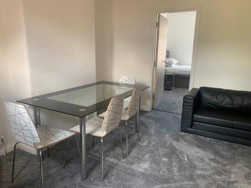 Gallery image of Comfortable 2 bedroom Apartment 7 Minute Walk to Train Station in Birmingham
