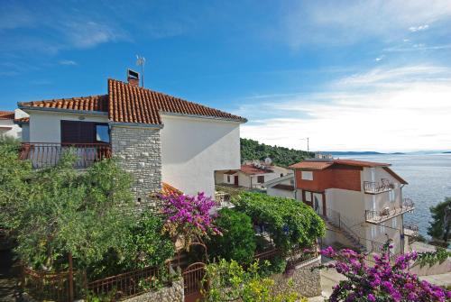 Apartments by the sea Okrug Donji, Ciovo - 18300