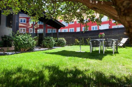 Foto Maravillosa vivienda con jardín y barbacoa. 1