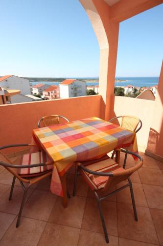 Apartments and rooms with parking space Novalja, Pag - 6341