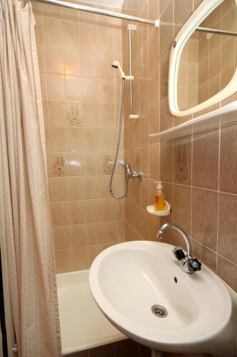 Apartments and rooms with parking space Vodice - 6260