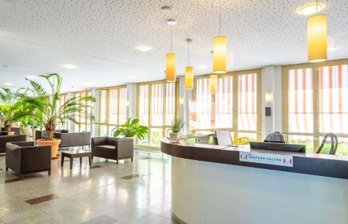 El vestíbulo o zona de recepción de Dorint Hotel Durbach/Schwarzwald