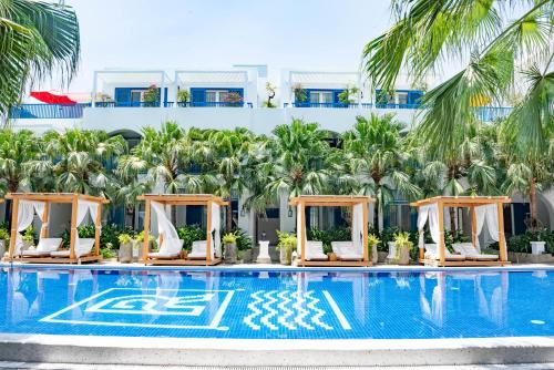 Risemount Premier Resort Da Nang — Pool view