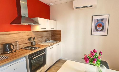 Zdjęcie z galerii obiektu Studio meublé - Entrée SPA incluse w mieście Bourbon-Lancy