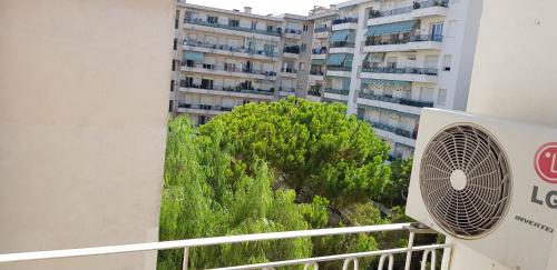 A balcony or terrace at Nice appartement Avenue des Fleurs