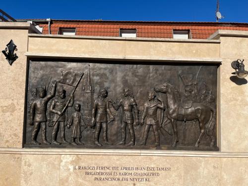 Gambar di galeri bagi HOTEL Kuruc Panzio TARPA Kossuth utca 25E di Tarpa