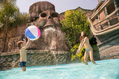 Piscina en o cerca de Parque Aquático Cascanéia