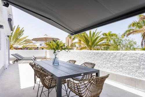 VILLA URBANIA Atico Deluxe By Sunkeyrents
