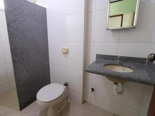Gallery image of Edifício Ferreira - Apartamentos temporadas in Piúma