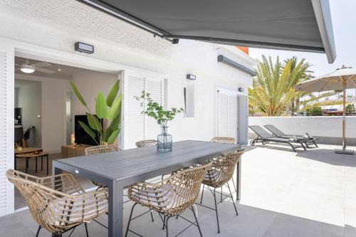 VILLA URBANIA Atico Deluxe By Sunkeyrents