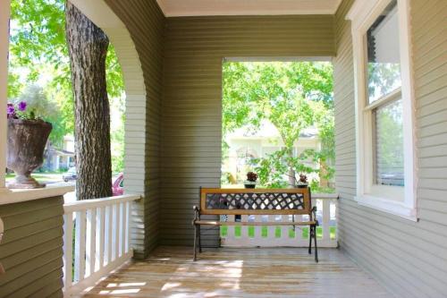 Century-Old Simplicity! – Photos 2