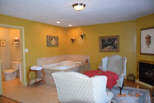 Gallery image of Auberge Wild Rose Inn in Moncton