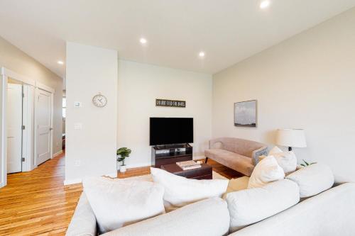 Modern Gem in Gypsum – Photos 3