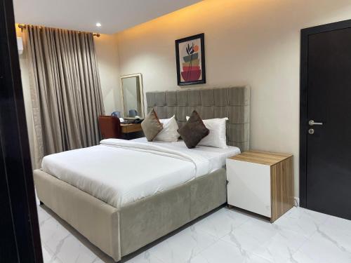 Choice Suites Signature – Photos 5