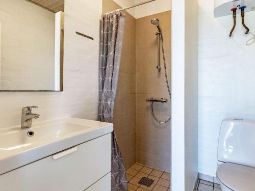 Et badeværelse på Apartment Faaborg IV