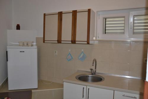 Kuchyňa alebo kuchynka v ubytovaní Apartment Kustici 6335e
