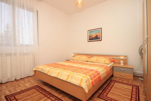 Apartments with parking space Porec - 7023