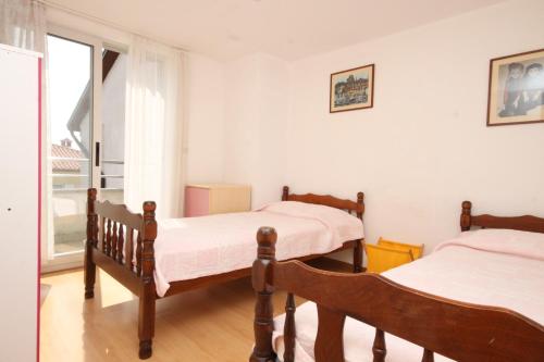 Apartments with a parking space Umag - 7043