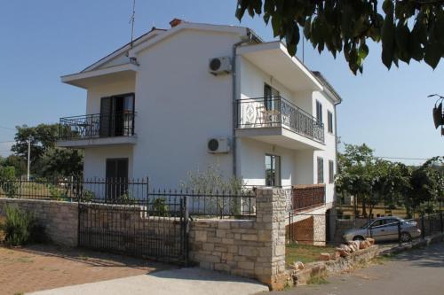 Fotografie z fotogalerie ubytování Apartments with a swimming pool Fiorini, Novigrad - 7047 v destinaci Brtonigla