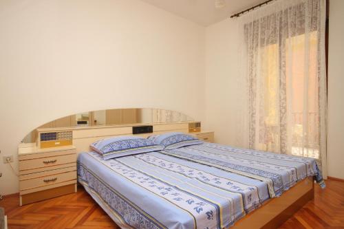 Apartments with a parking space Umag - 2539