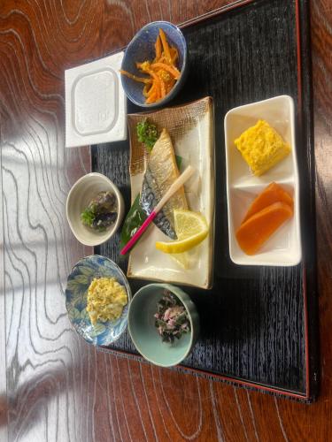 Mad på pensionatet eller i nærheden