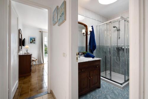 A bathroom at Puerto Chico B