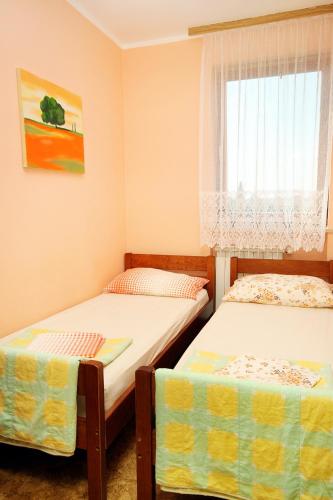 Apartments with parking space Umag - 7109