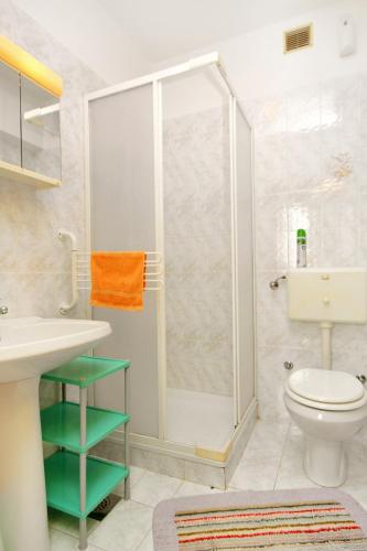 Apartments with parking space Umag - 7109