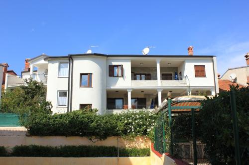 Apartments with parking space Rovinj - 7185