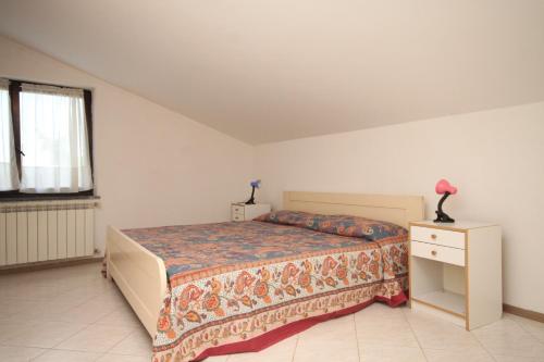 Apartments with a parking space Umag - 7094