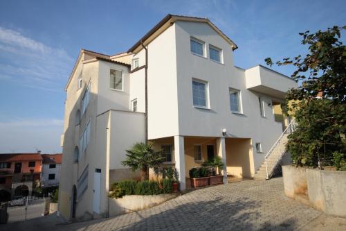 Fotografie z fotogalerie ubytování Apartments with a parking space Vrsar, Porec - 7129 v destinaci Vrsar