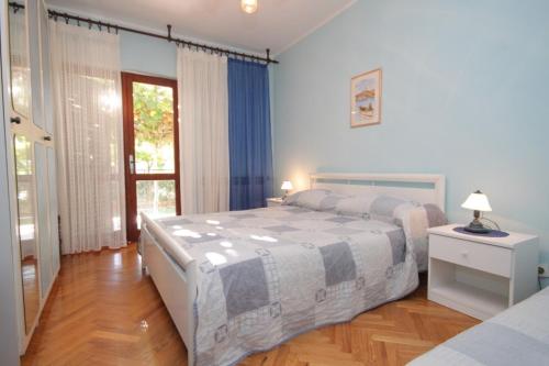 Apartments with a parking space Rovinj - 7195