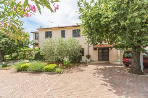 Apartments with parking space Kukci, Porec - 7166