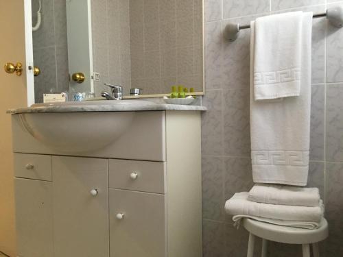 A bathroom at Hotel Atalayas Zafra