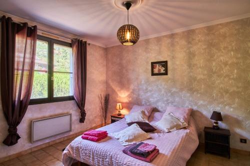 Llit o llits en una habitació de Villa De Marchi