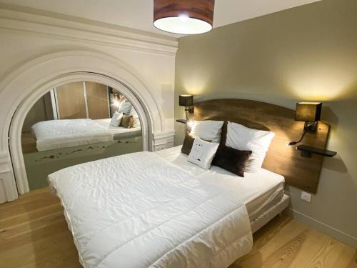 Posteľ alebo postele v izbe v ubytovaní Appartement haut de gamme 113m², 6/8 pers, plein centre, 4 chambres, prestations de qualité - FR-1-234-280