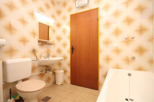 Apartments with a parking space Valbandon, Fazana - 7259