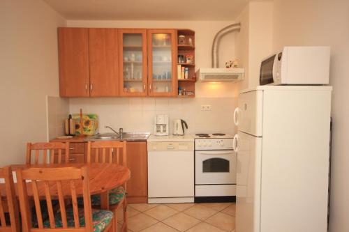 Apartments with WiFi Stinjan, Pula - 7246