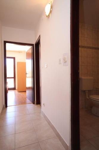 Apartments with parking space Fazana - 7205