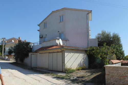 Fotografia z galérie ubytovania Apartments with a parking space Liznjan, Medulin - 7240 v destinácii Ližnjan