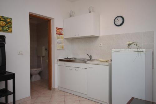 Η κουζίνα ή μικρή κουζίνα στο Apartments with WiFi Pomer, Medulin - 7294