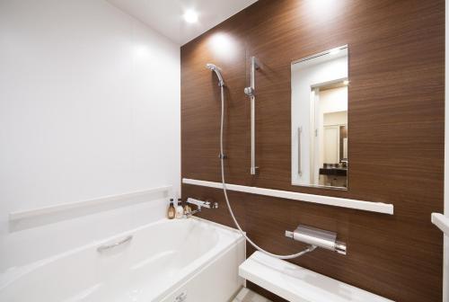 HOTEL MYSTAYS PREMIER Kanazawa tesisinde bir banyo